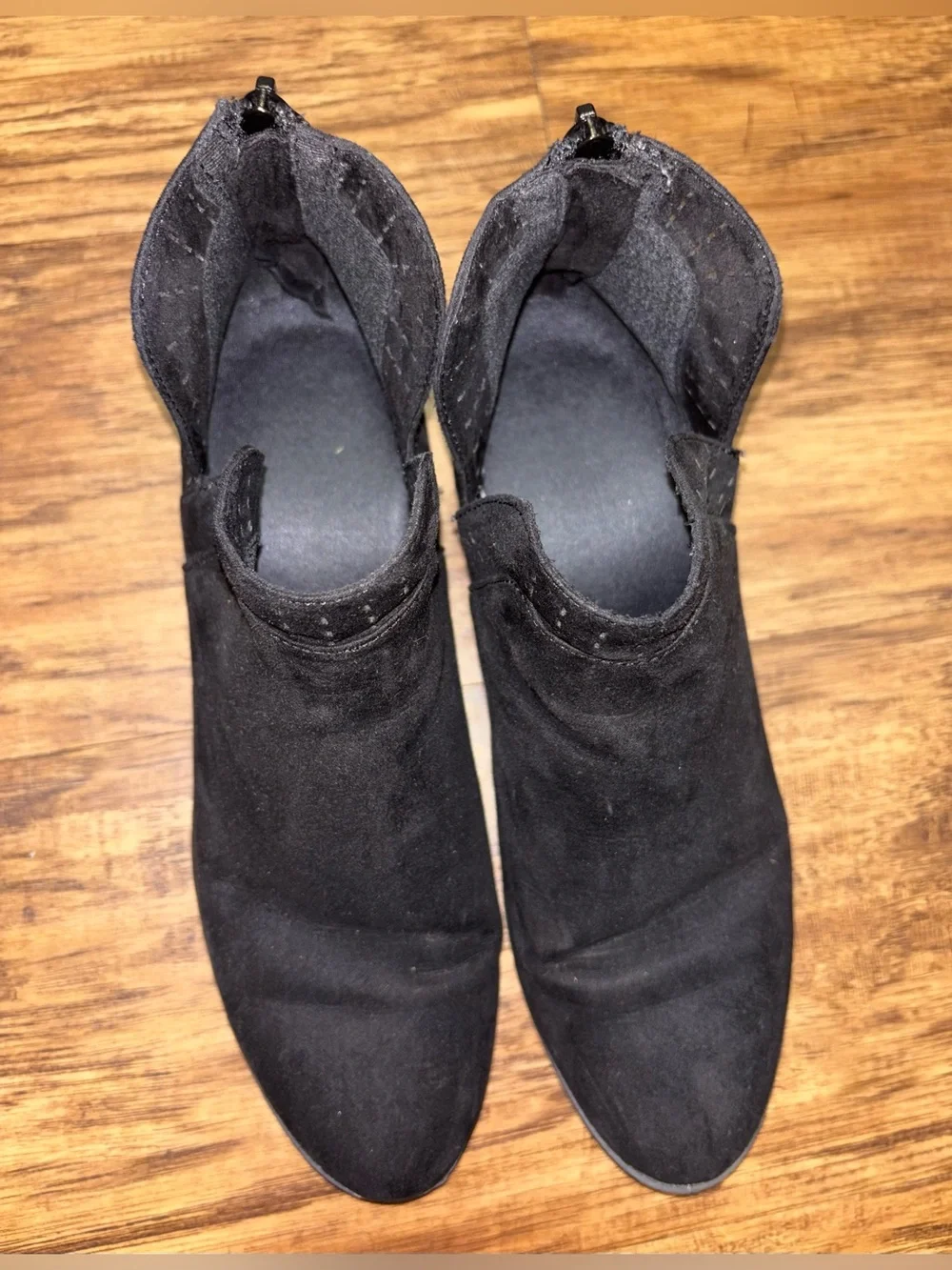 Arizona Booties Size 9